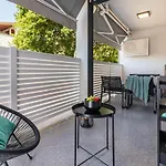 New Large App Near Sea, Cozy 3 Bedrooms And 2 Bathrooms Pola