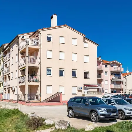 New Near Sea With 3 Bedrooms And 2 Bathrooms