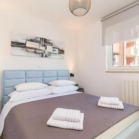 New Large App Near Sea, Cozy 3 Bedrooms And 2 Bathrooms *