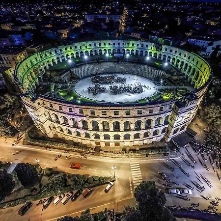 New Large App Near Sea, Cozy 3 Bedrooms And 2 Bathrooms *