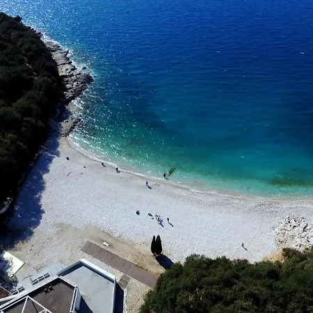 Apartment New Large App Near Sea, Cozy 3 Bedrooms And 2 Bathrooms