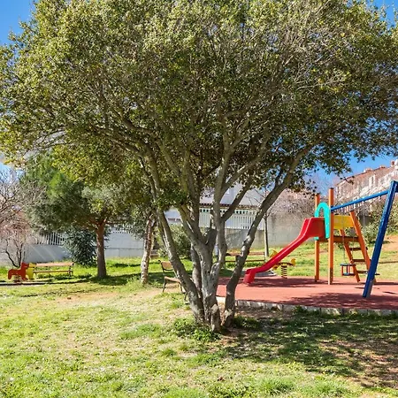 New Near Sea With 3 Bedrooms And 2 Bathrooms