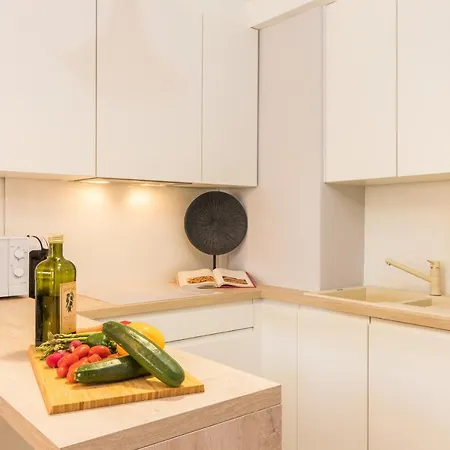 New Near Sea With 3 Bedrooms And 2 Bathrooms *