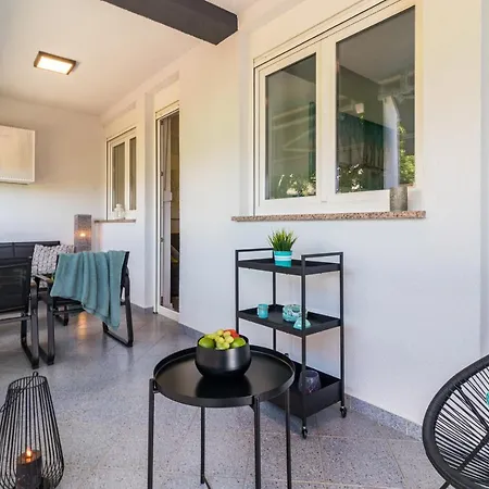 New Large App Near Sea, Cozy 3 Bedrooms And 2 Bathrooms *