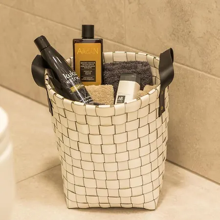 New Large App Near Sea, Cozy 3 Bedrooms And 2 Bathrooms Apartment Pula