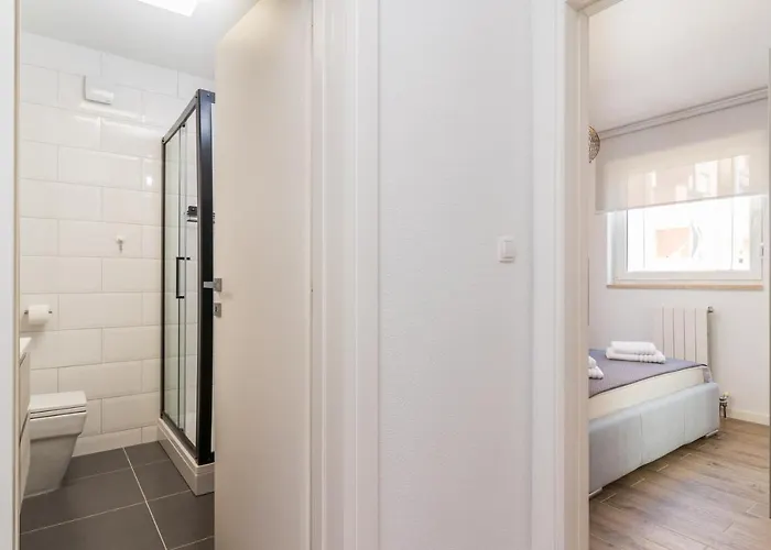 Apartmán New Large App Near Sea, Cozy 3 Bedrooms And 2 Bathrooms *