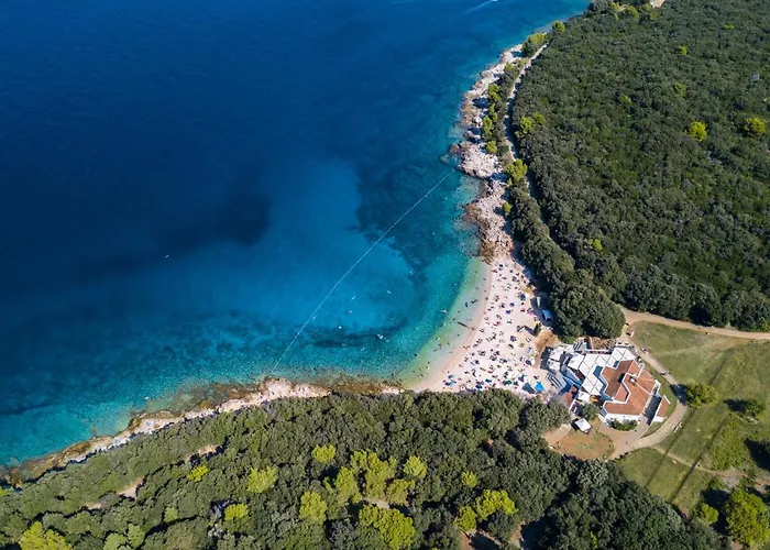 Daire New Large App Near Sea, Cozy 3 Bedrooms And 2 Bathrooms Pula