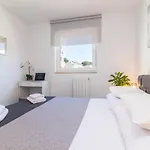 New Large App Near Sea, Cozy 3 Bedrooms And 2 Bathrooms Apartment *