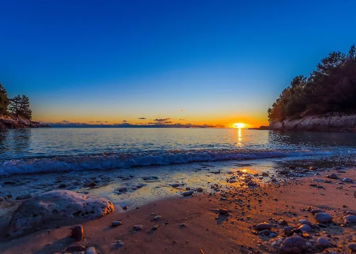 New Large App Near Sea, Cozy 3 Bedrooms&2 Bathrooms Pula