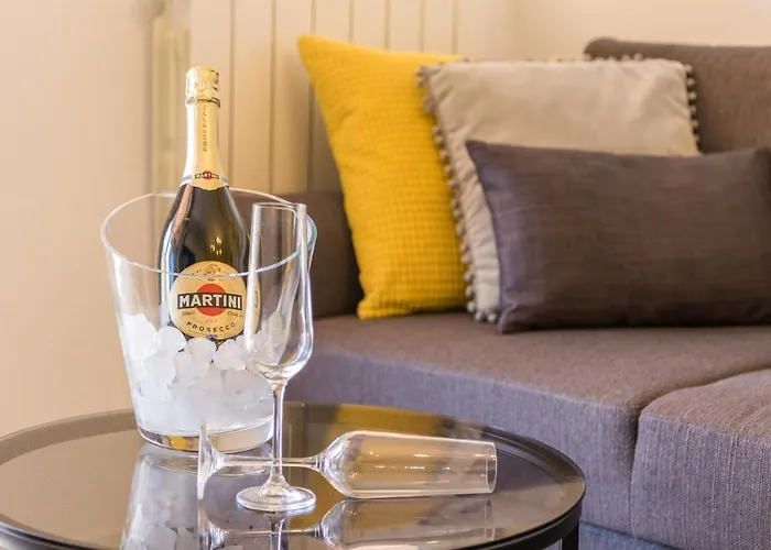 New Large App Near Sea, Cozy 3 Bedrooms&2 Bathrooms * Pula