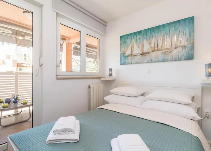 New Large App Near Sea, Cozy 3 Bedrooms&2 Bathrooms Apartament Pula