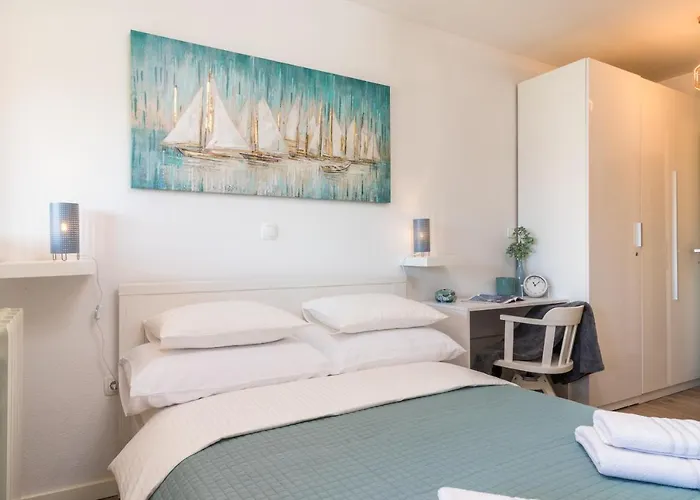 New Large App Near Sea, Cozy 3 Bedrooms And 2 Bathrooms Appartement Pula