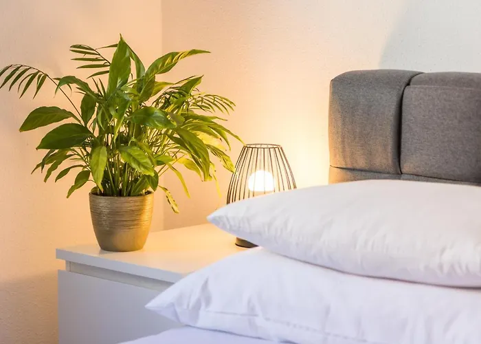 Apartament New Large App Near Sea, Cozy 3 Bedrooms&2 Bathrooms *