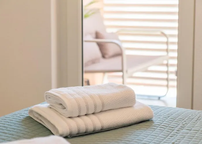 New Large App Near Sea, Cozy 3 Bedrooms And 2 Bathrooms Appartement *