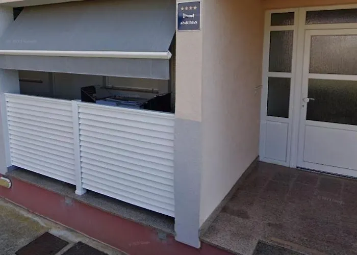 New Large App Near Sea, Cozy 3 Bedrooms And 2 Bathrooms Appartement Pula