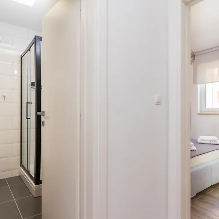 Lägenhet New Large App Near Sea, Cozy 3 Bedrooms And 2 Bathrooms *