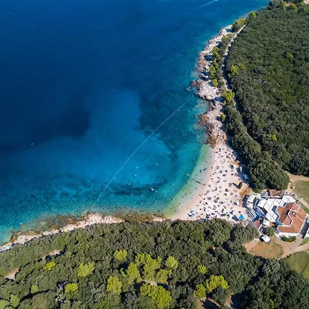 Lägenhet New Large App Near Sea, Cozy 3 Bedrooms And 2 Bathrooms Pula