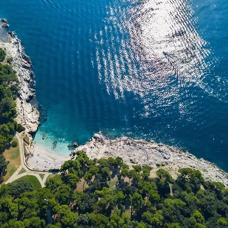 New Large App Near Sea, Cozy 3 Bedrooms And 2 Bathrooms * Pula