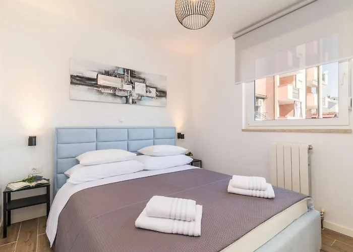 New Large App Near Sea, Cozy 3 Bedrooms And 2 Bathrooms *