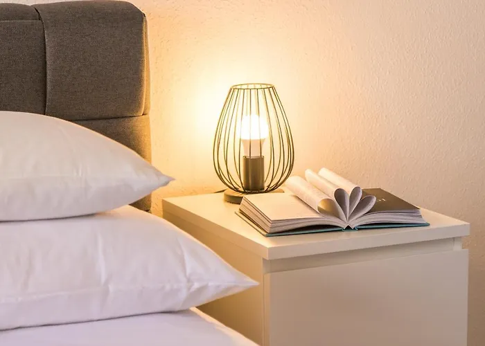 New Large App Near Sea, Cozy 3 Bedrooms And 2 Bathrooms 풀라